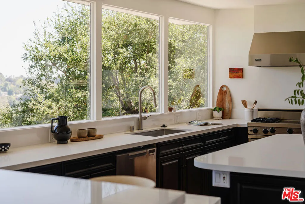 910 Glen Oaks Boulevard, Pasadena, California 91105 home-pic-13